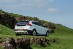 Volvo V40 D4 Cross Country 2016 года (UK)